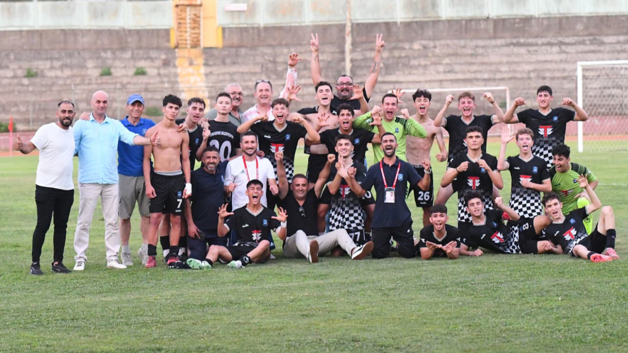 Yunusemre Belediyespor U17 Takımı Türkiye Finalinde!