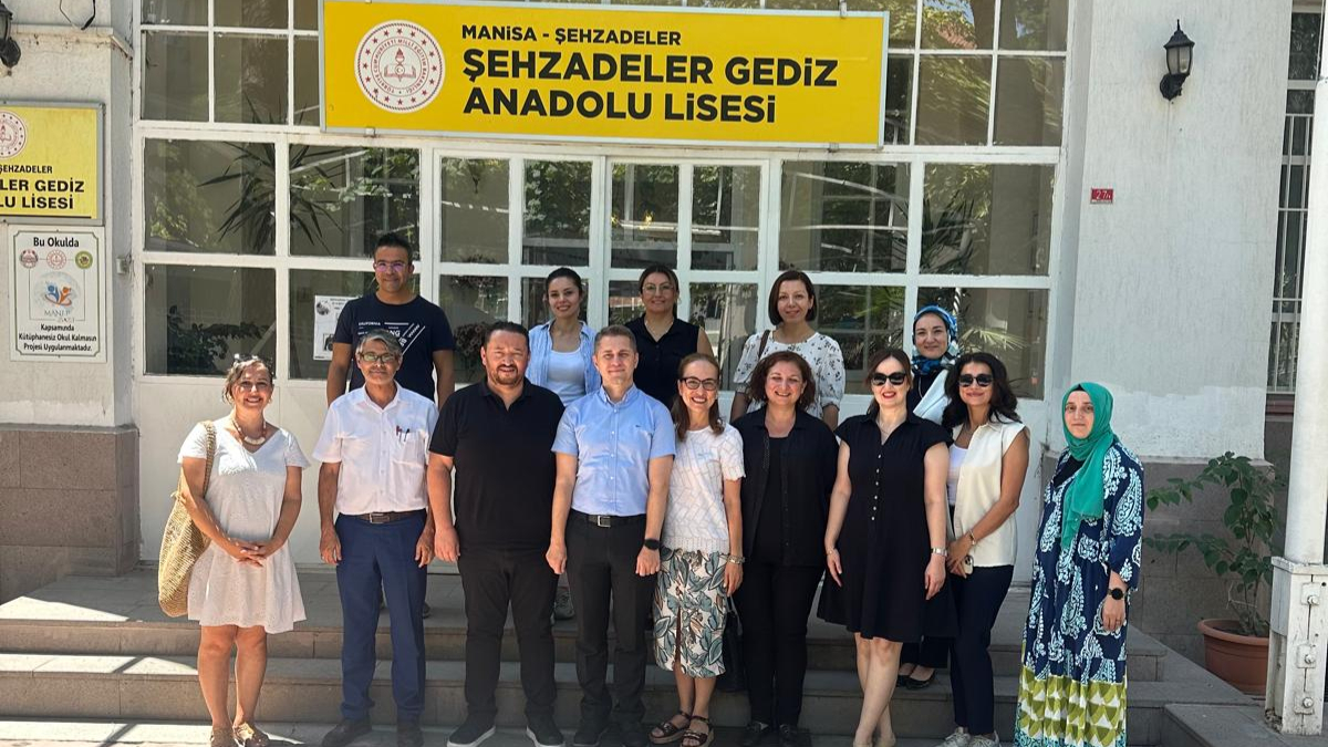 Gediz Anadolu Lisesi’ne Sağlıklı Yaşam Sertifikası