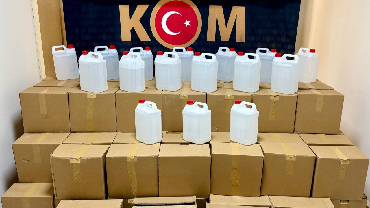 Akhisar’da Kaçak Alkol Operasyonu: 1.060 Litre Etil Alkol Ele Geçirildi