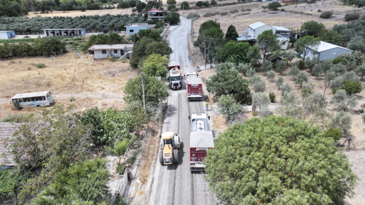 Yunusemre’de 17 Kilometrelik Yolda Asfalt Seferberliği Başladı