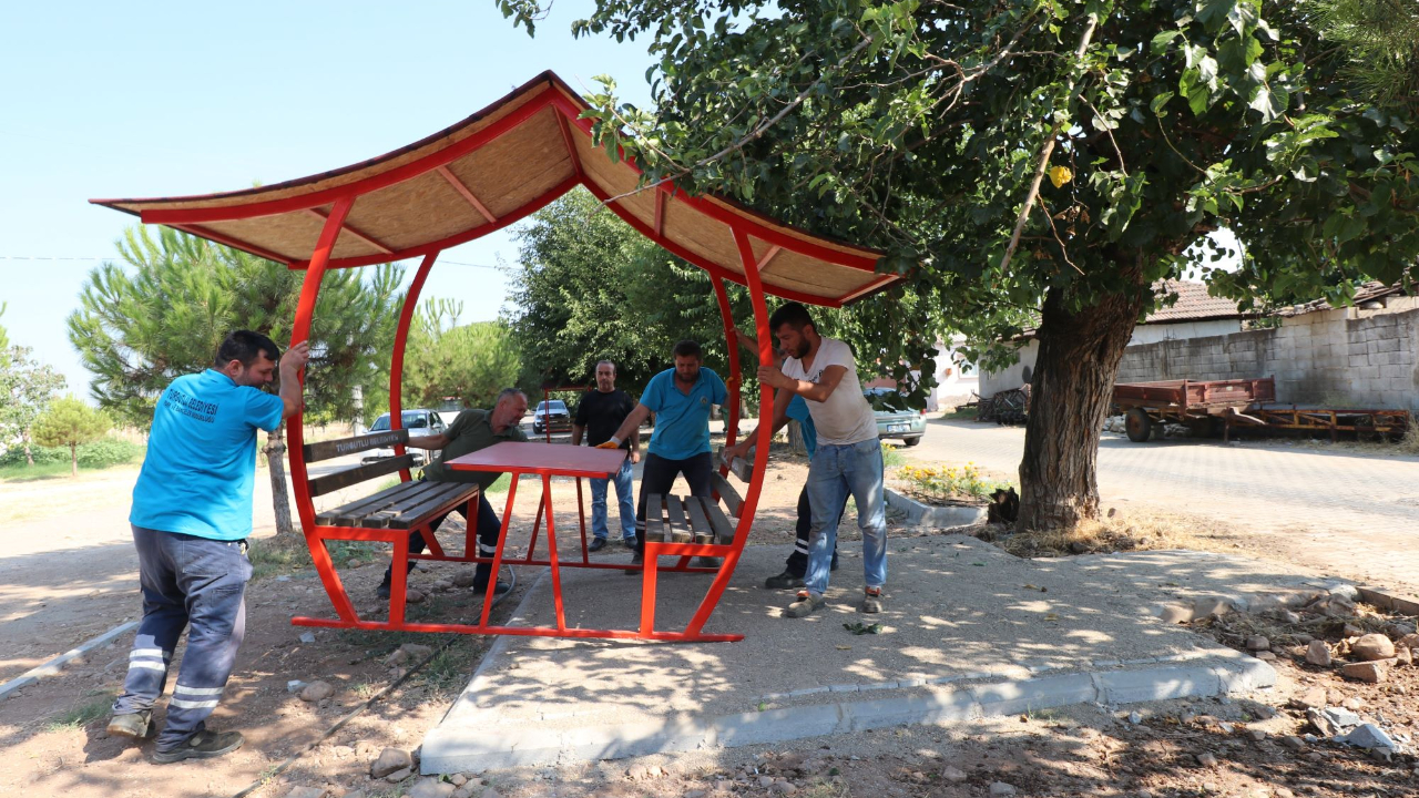 Turgutlu Belediyesi Çocuklara Yeni Oyun Alanları Oluşturuyor