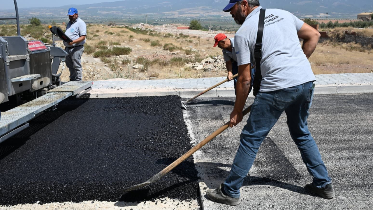 Manisa Büyükşehir’den Akhisar ve Turgutlu’ya Asfalt Yatırımı