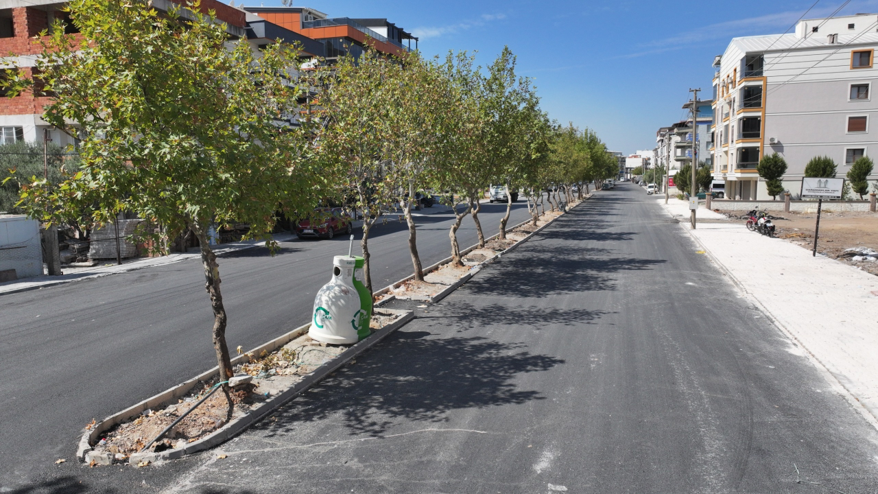 Akhisar ve Ahmetli’de Asfalt Çalışmaları Hız Kesmeden Sürüyor