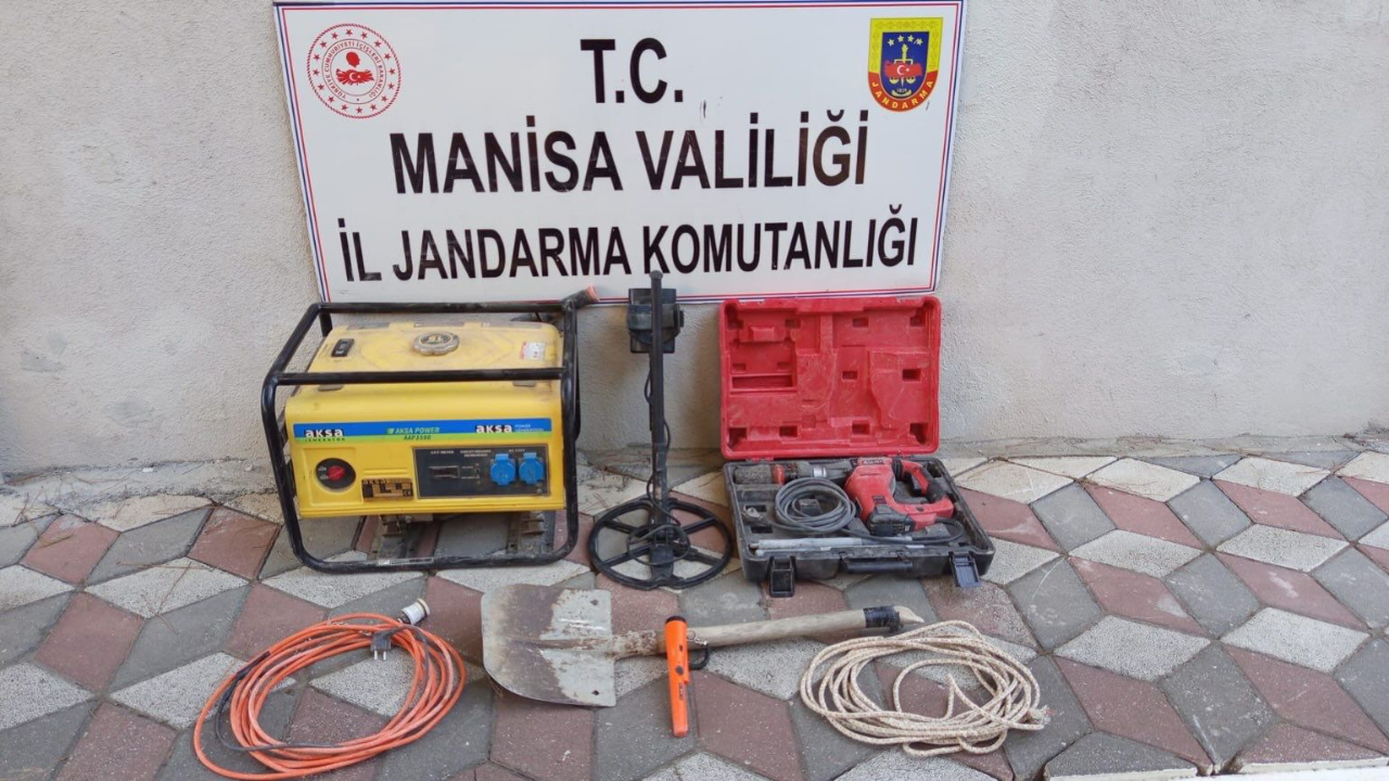 Soma’da Kaçak Kazı Operasyonu: 3 Kişi Suçüstü Yakalandı