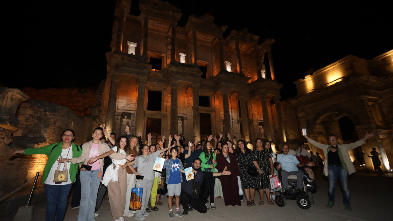Efes Selçuk Belediyesi’nden Engelsiz Bireylere Gece Yolculuğu