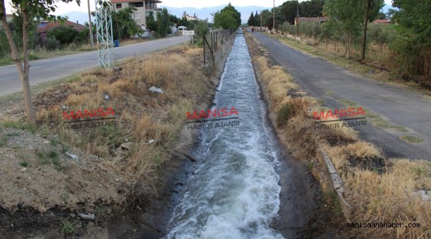 Afşar Barajı´nın Kapakları Açıldı