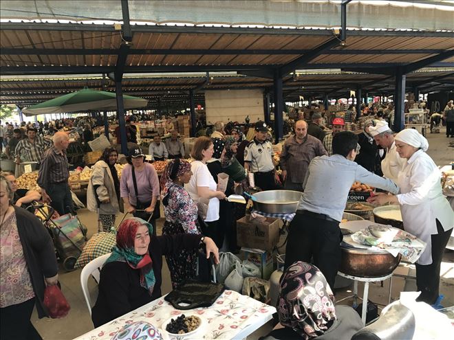 Akhisarlı pazarcılar, ustaları Mehmet dayısını unutmadı