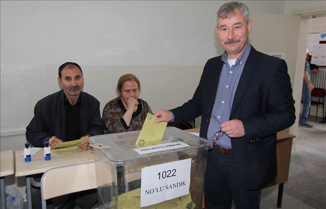 Başkan Yaralı Oyunu Kullandı