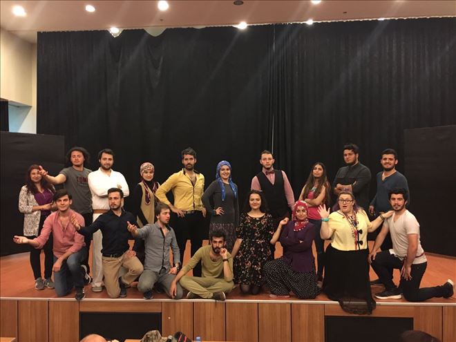 Bu Tiyatro Kütüphane Kurduracak