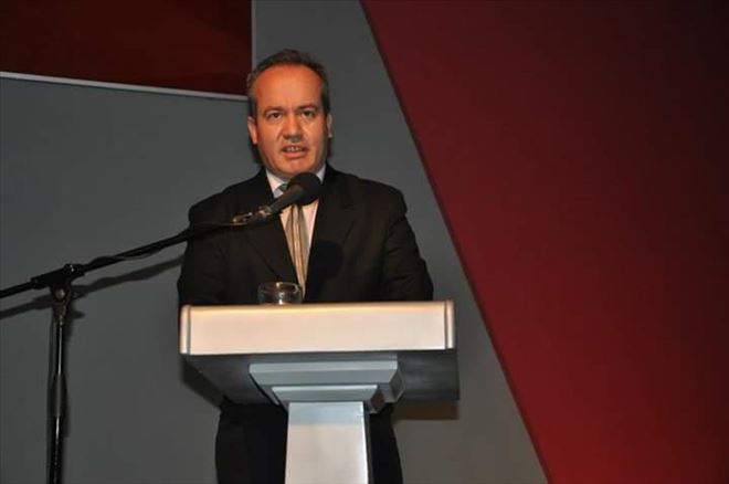 Çocuklar savaşın ve açlığın kurbanı olmamalı