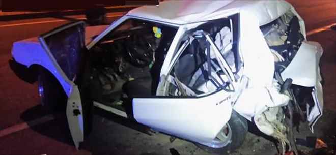 TIR OTOMOBİLİ KAĞIT GİBİ EZDİ