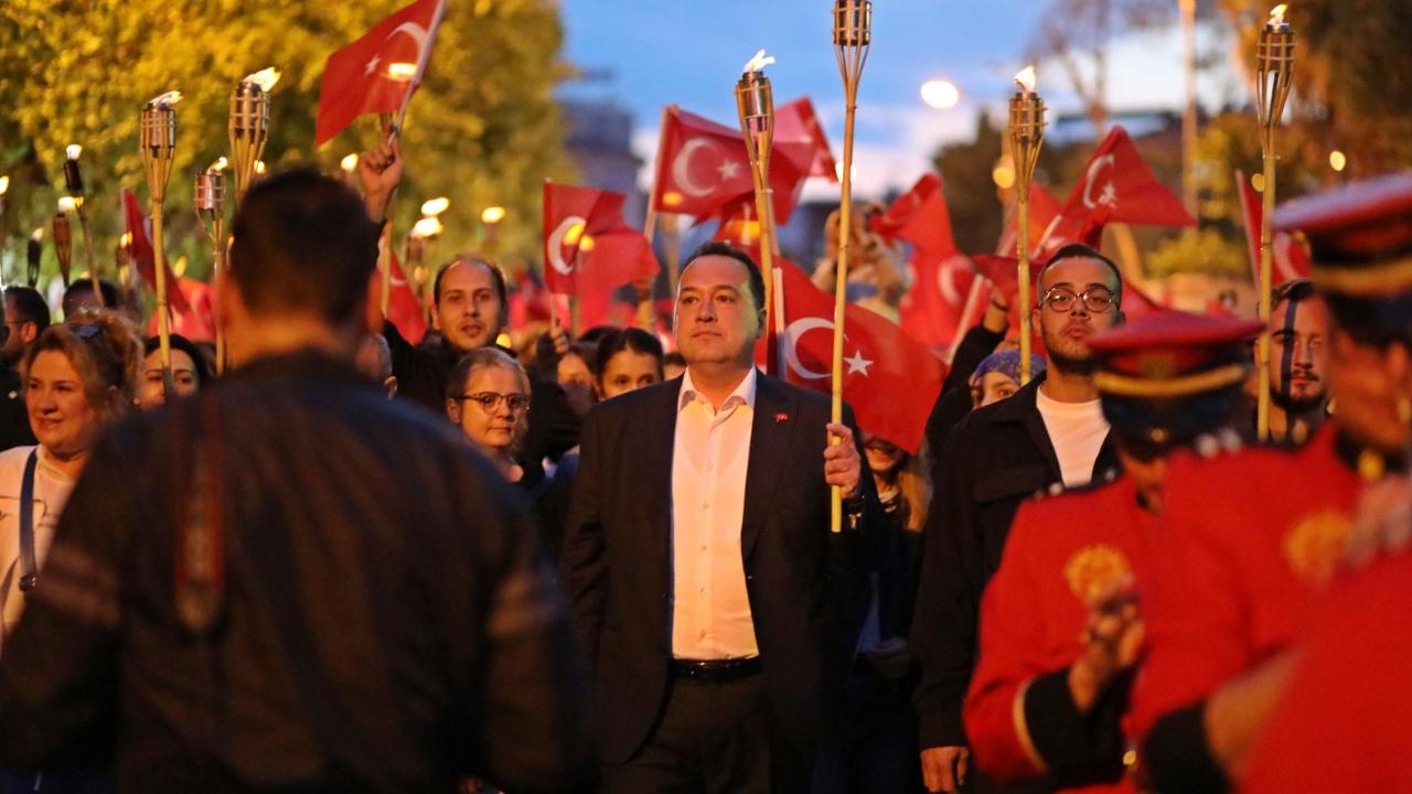 Başkan Dutlulu: “Yaşasın Cumhuriyet!”