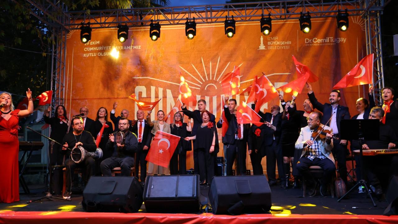 Belevi’de Cumhuriyet Coşkusu: “Yaşasın Atatürk!”