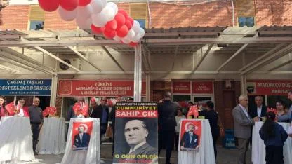 CHP Akhisar Cumhuriyet Bayramı’nı Coşkuyla Kutladı