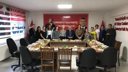 CHP Akhisar Kadın Kolları’ndan Dayanışma Kahvaltısı