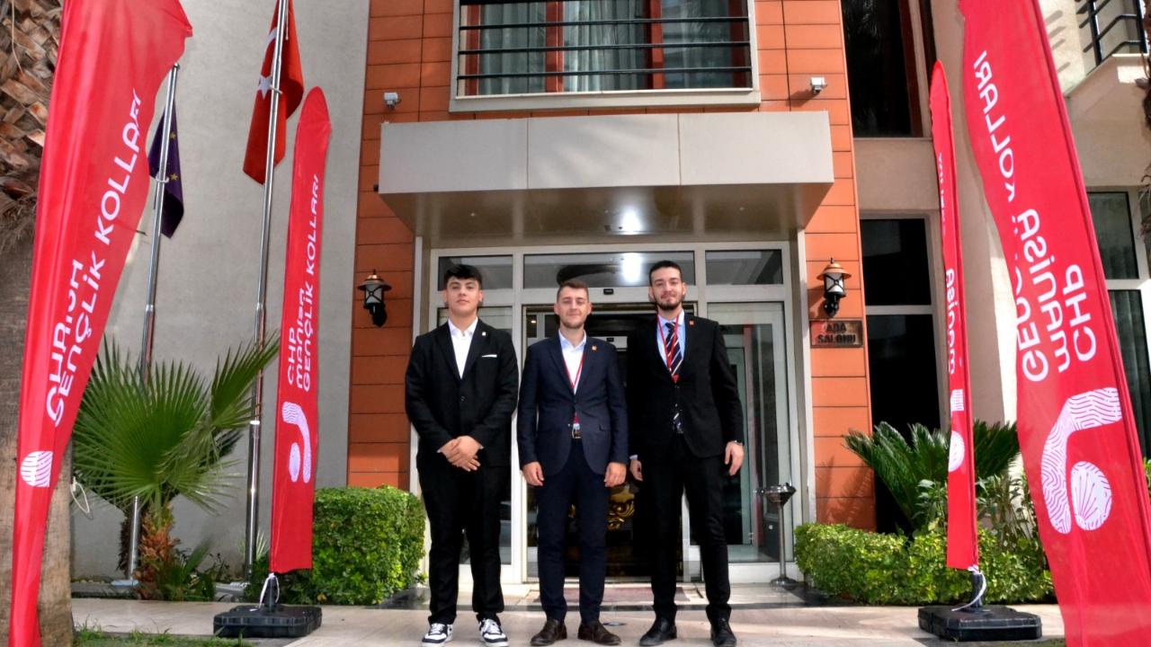 CHP Manisa Gençlik Kollarından Liderlik ve Katılım Atölyesi