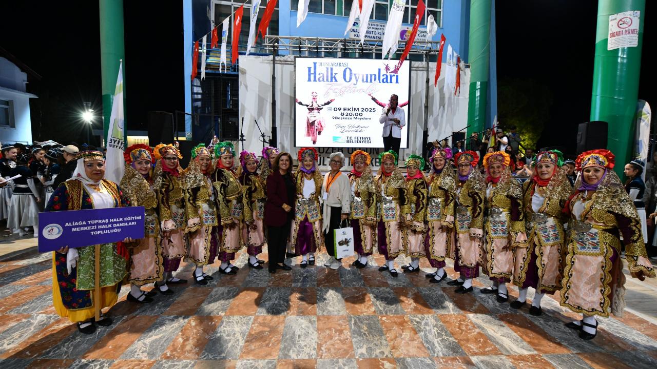 Fethiye’de Uluslararası Halk Oyunları Festivali Coştu