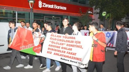 Gazze’ye Destek İçin Akhisar’da Binlerce Kişi Yürüdü