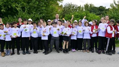 İzmir’de Çocuklar Tarımı “Lider Çocuk Tarım Kampı”nda Öğreniyor