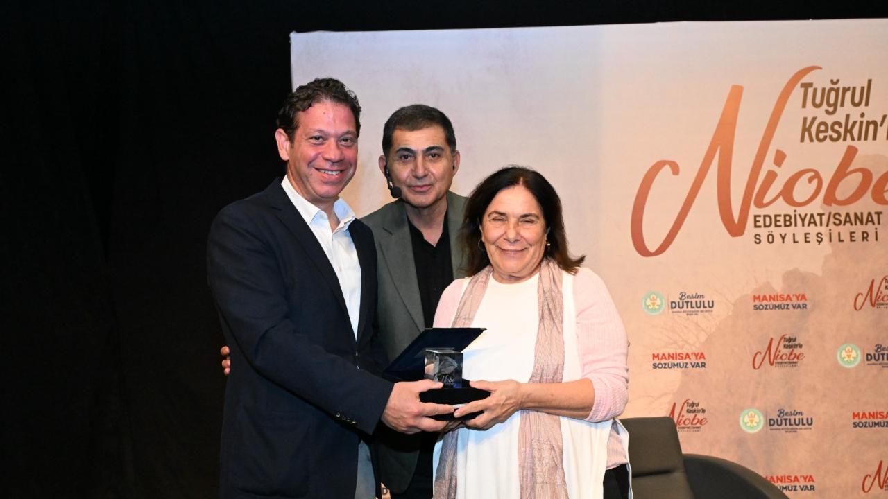 Latife Tekin Manisa’da 6. Niobe Söyleşilerine Konuk Oldu