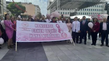 Manisa'da Kadınlar Meme Kanserine Karşı Yürüdü: Erkan Tanı Hayat Kurtarır"