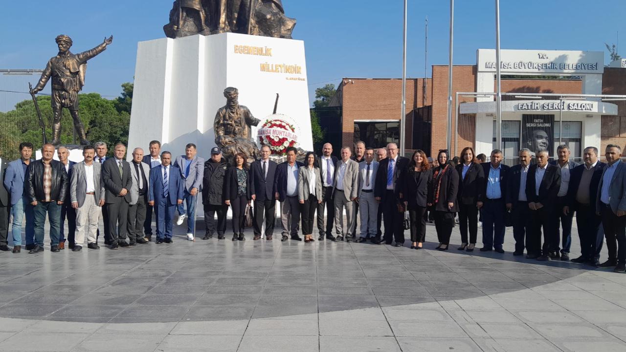 Muhtarlar, Cumhuriyet Meydanı’nda