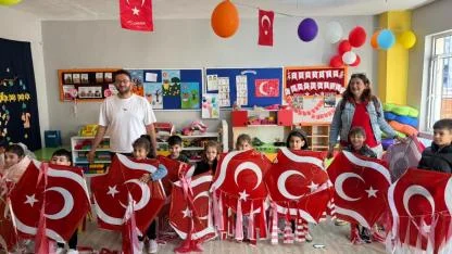Rotary Kulüplerinden Cumhuriyet Coşkusuna Uçurtmalı Kutlama