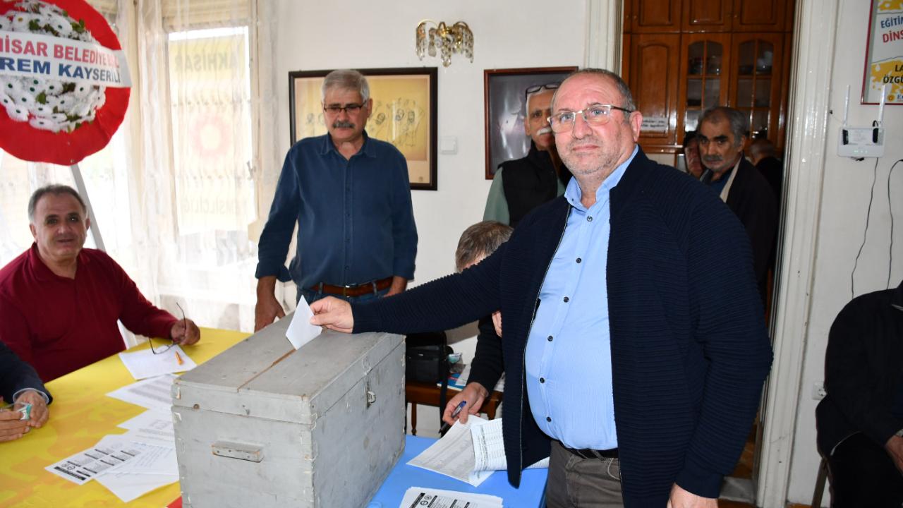 Turgay Kanat, DİSK Emekli-Sen Akhisar Şubesi Başkanlığına Seçildi