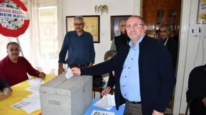 Turgay Kanat, DİSK Emekli-Sen Akhisar Şubesi Başkanlığına Seçildi