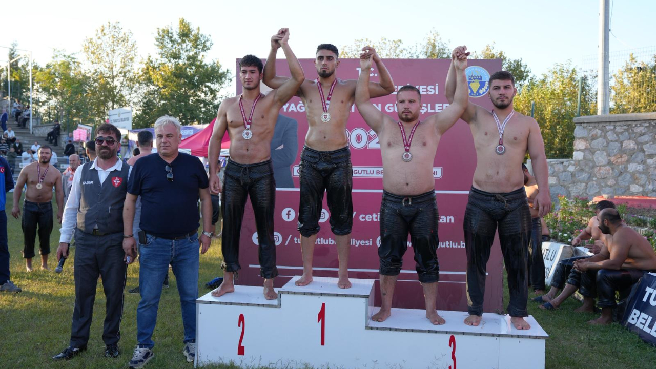 Turgutlu’da Kırkpınar Coşkusu: 5. Yağlı Güreşlerde Büyük Heyecan