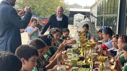 Akhisar’dan Tüm Türkiye’ye Mesaj: “Kalp Kırma, Zeytin Kır!”