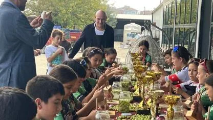 Akhisar’dan Tüm Türkiye’ye Mesaj: “Kalp Kırma, Zeytin Kır!”