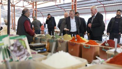 Başkan Balaban Laleli Pazarında Esnafla Buluştu