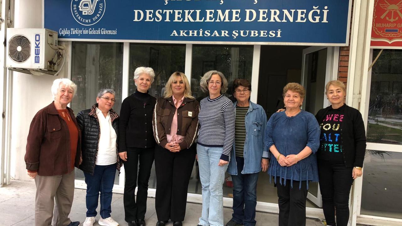 CHP Akhisar Kadın Kolları derneklerle buluştu