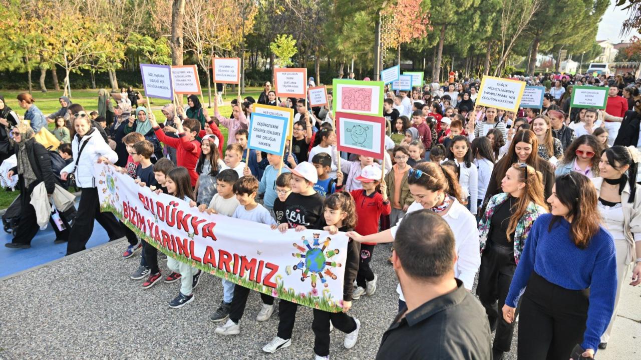 ÇKSM’li Minikler Dünya Çocuk Hakları Günü’nü Renkli Etkinliklerle Kutladı