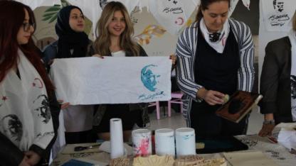 Ege Üniversitesi’nde Atatürk Temalı Tahta Kalıp Baskı Atölyesi