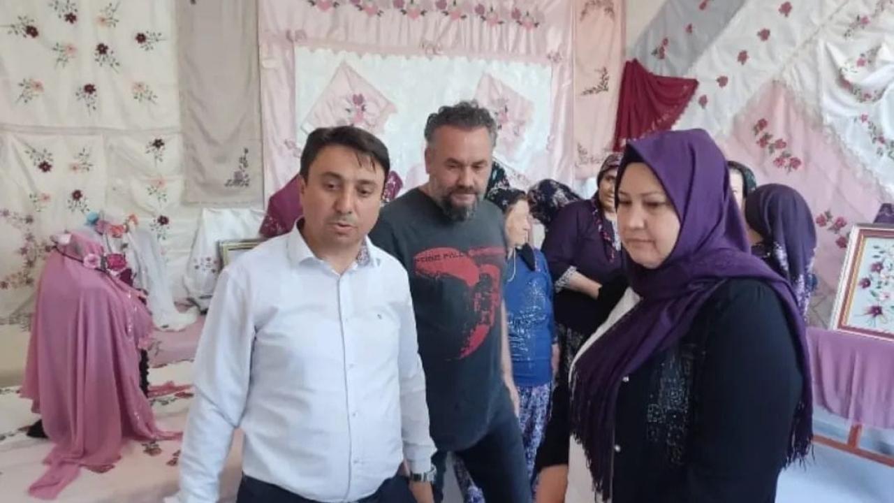 Kumkuyucaklı kadınlar el hünerleriyle üretime güç katıyor