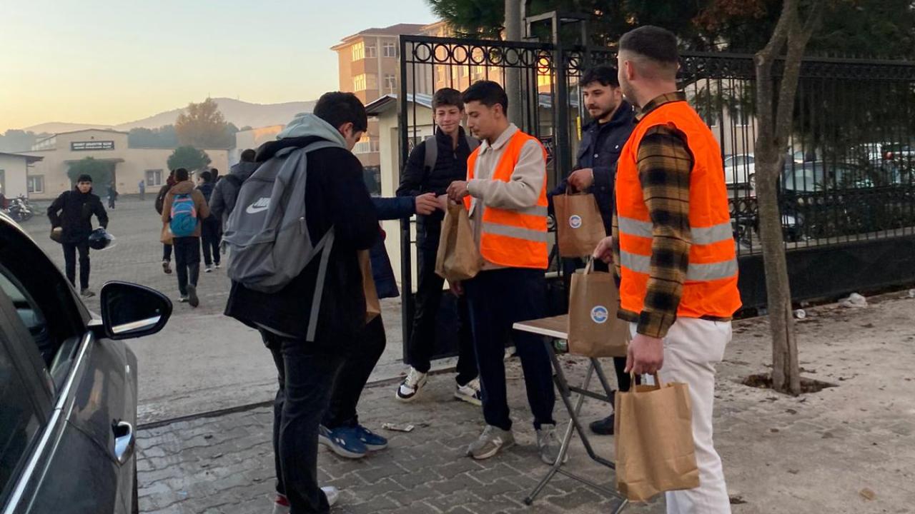 Liseli Gençlere “Zile Beş Kala” Etkinliği Düzenlendi