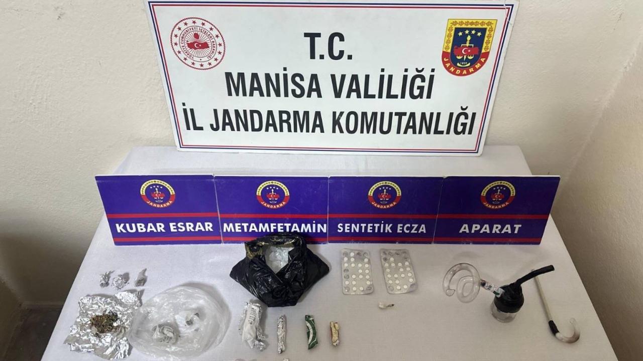 Manisa’da Jandarmadan Uyuşturucu Operasyonu: 3 Tutuklama