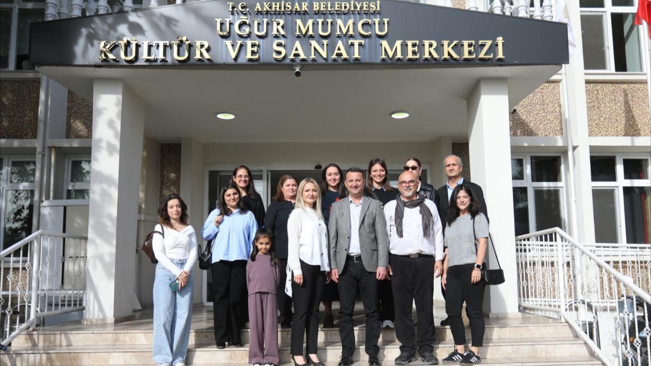 “Sırrımı Toprağa Verdim” Sergisi Uğur Mumcu’da Açıldı