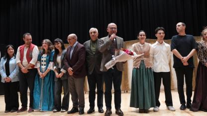 Turgutlu Belediyesi Tiyatro Ekibi “Kadınlık Bizde Kalsın” Oyunuyla Alkış Topladı