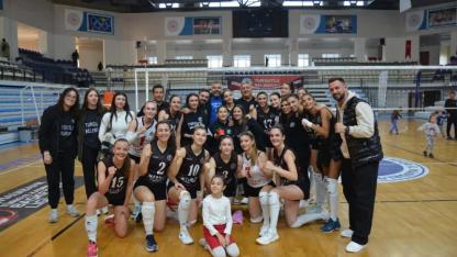 Turgutlu Belediyespor Kadın Voleybol Takımı, Türkoğlu Spor’u 3-0 Mağlup Etti