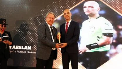 Yiğit Arslan’a “Yılın Başarılı Futbol Hakemi” Ödülü