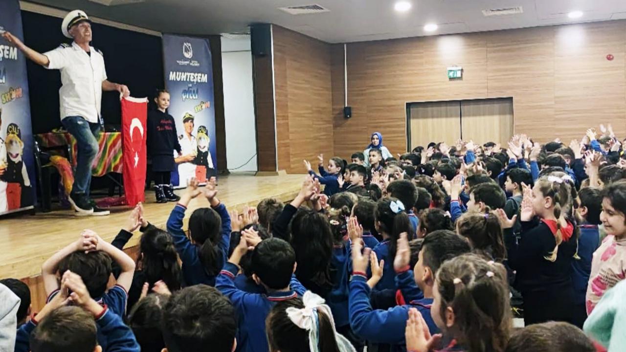 Yunusemreli Minikler Kukla Çilli ile Kahkahaya Boğuldu