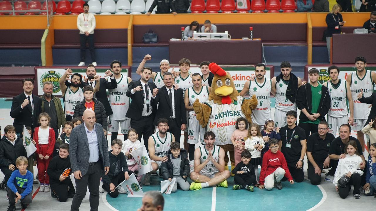 Akhisar Basketbol Evinde Geçit Vermedi: 72-61