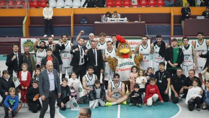 Akhisar Basketbol Evinde Geçit Vermedi: 72-61