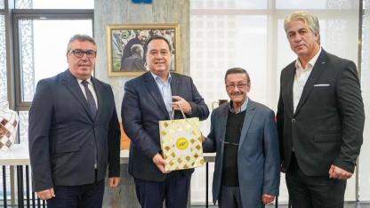 Akhisar kahveci esnafı taleplerini Başkan Dutlulu’ya iletti