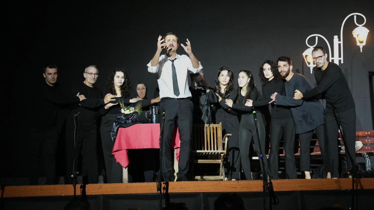 Akhisar’da ‘Ben Ruhi Bey Nasılım?’ oyununa büyük ilgi