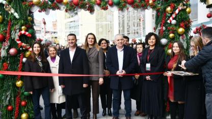 Akhisar’da El Emeği Yeni Yıl Pazarı kapılarını açtı