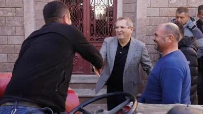 Başkan Mesut Ergin Cunda Adası’nda esnafla buluştu